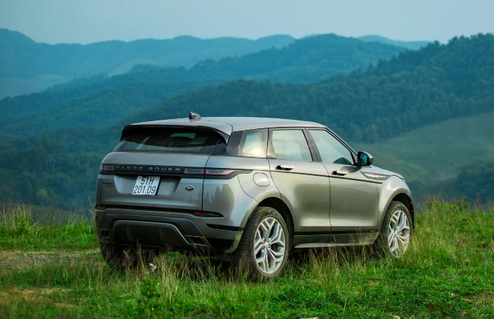 Evoque vantagens dos SUVs